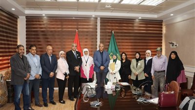 محافظ القليوبية يستقبل بطلتَي تحدي القراءة العربي ويشيد بتفوقهما وتميزهما الدولي