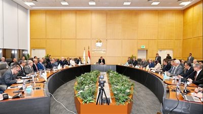 وزير الإسكان يتابع موقف مشروعات مياه الشرب والصرف الصحي ضمن المبادرة الرئاسية 