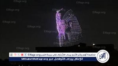 سماء الأهرامات تتحول لكرنفال ضوئي استعدادًا لافتتاح المتحف المصري الكبير
