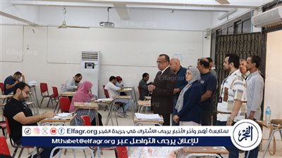 عميد طب أسيوط يتفقد لجان امتحانات الفرقة الرابعة والدراسات العليا بالكلية