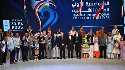 محافظ أسوان يشيد بالمشاركة المتميزة لفرقة أسوان للفنون الشعبية