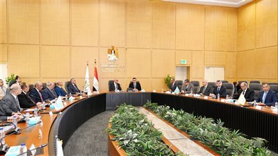 وزير الإسكان ورئيس الهيئة العربية للتصنيع يتابعان موقف تنفيذ مشروعات المبادرة الرئاسية 