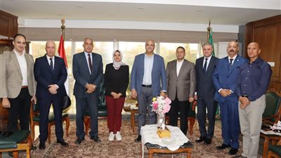 محافظ القليوبية يجتمع برؤساء المدن الجدد لمناقشة خطة العمل وتحديد أولويات المرحلة المقبلة