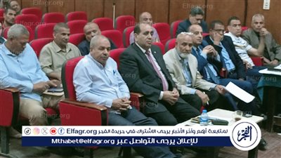 تعليم أسيوط يعقد اجتماعا مع مسئولين التوريدات بالادارات التعليمية 