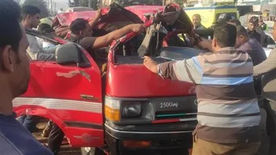 مصرع وإصابة عدد من الركاب بعد سقوط ميكروباص في ترعة بالغربية