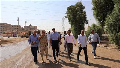محافظ أسوان يتابع أعمال تطوير طريق السادات ويشدد على سرعة إنجاز المشروع قبل نهاية نوفمبر