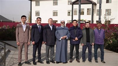 رئيس جامعة «نور مبارك» بكازاخستان يفتتح المدرسة الإعدادية الجديدة للبنات بمنطقة شيمبولاق