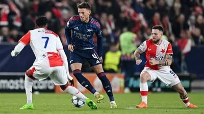 آرسنال يكتسح سلافيا براج بثلاثية نظيفة ويقترب من حسم التأهل الأوروبي