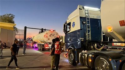 الهلال الأحمر يدفع بحمولة 250 ألف سلة غذائية ومستلزمات طبية لغزة