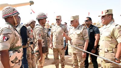 وزير الدفاع والإنتاج الحربى يشهد إجراءات تفتيش الحرب لأحد تشكيلات المنطقة المركزية العسكرية 