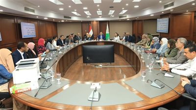 محافظ الجيزة يشهد إجراء القرعة الإلكترونية لـ 1700 مدفن جاهز بطريق الفيوم