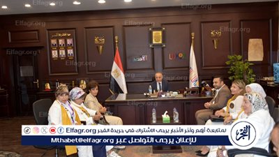 صور.. محافظ الأقصر يستقبل وفد نادي لوينز سبورتنج بالإسكندرية لتقديم دعم طبي لمركز طب أسرة العوامية