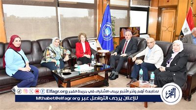 رئيس جامعة قناة السويس يستقبل القائمين على القافلة الطبية والحملة التوعوية للوقاية من السمنة ومرض السكر