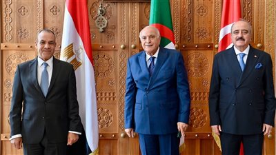 وزير الخارجية يشارك في اجتماع الآلية الثلاثية لدول جوار ليبيا بالجزائر