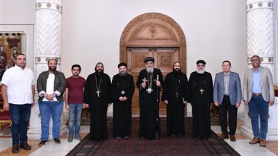 البابا تواضروس يلتقي لجنة احتفالية 