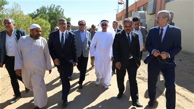 وزير الزراعة ومحافظ الجيزة يفتتحان مشروعات تنموية بالواحات البحرية
