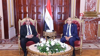 وزير العدل يزور رئيس مجلس الشيوخ لتهنئته بتولي منصبه