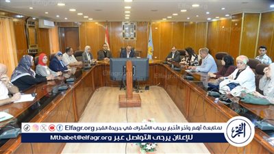 محافظ أسيوط يعقد اجتماعا مع مسئولي الجمعيات الأهلية لبحث المشاركة في معارض بالقاهرة ودعم الأسر المنتجة