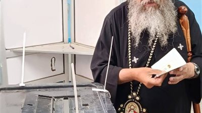 نيافة الأنبا ثاؤفيلس يشارك في الإدلاء بصوته في الانتخابات البرلمانية