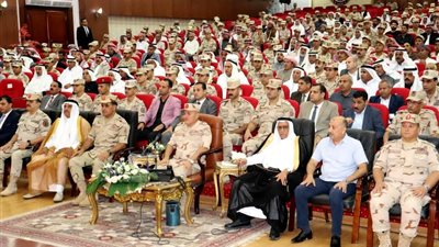 قيادة قوات شرق القناة لمكافحة الإرهاب تستقبل عددًا من شيوخ وعواقل القبائل وممثلى المجتمع المدنى 