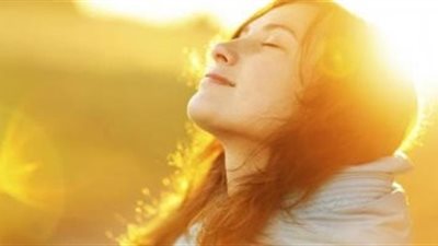 أشعة الشمس في الشتاء.. بين الفوائد الخفية والمخاطر الصامتة على صحة الإنسان