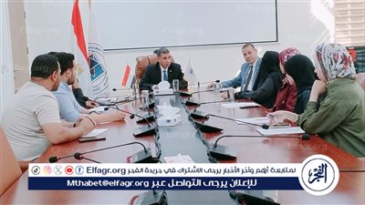 رئيس جامعة أسيوط التكنولوجية يعقد اجتماعًا مع مسئولي إدارة التعاقدات والمشتريات بالجامعة