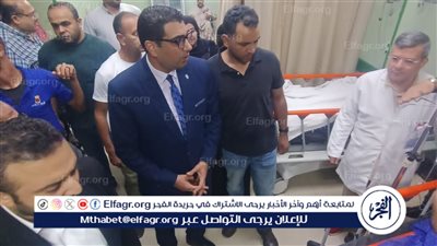 نائب محافظ الأقصر والسكرتير المساعد يزورا ضحايا حادث طريق إسنا الصحراوي الغربي