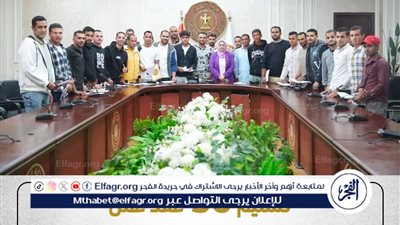 وزارة العمل تسلّم 36 عقد عمل لشباب مصريين للسفر إلى الأردن ضمن خطة فتح أسواق جديدة للعمالة