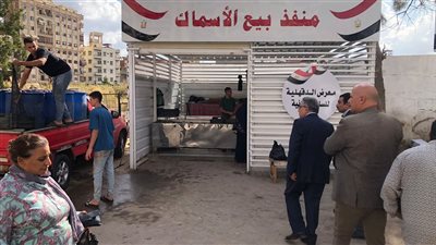 محافظ الدقهلية يتفقد المعرض الدائم للسلع الغذائية بالمنصورة ويطمئن على توافر السلع والأسعار