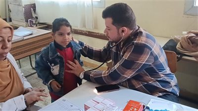 جامعة بنها تنظم قافلة طبية لطلاب مدرسة ميت الدريج الابتدائية بكفر شكر وتجرى 288 كشفًا مجانيًا