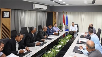 محافظ أسوان يطلق خطة عاجلة وشاملة لتطوير مدرسة التربية الفكرية