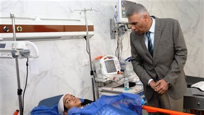 محافظ أسوان: رعاية طبية كاملة لمصابي حادث مهرجان الإسماعيلية.. وصرف التعويضات خلال ساعات