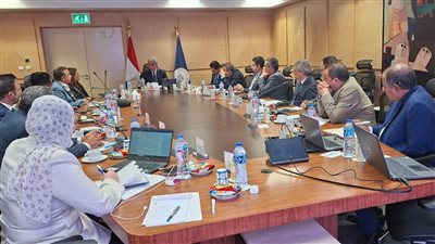 وزير السياحة والآثار يترأس الاجتماع الأول للجنة المختصة بوضع خطة تحديث المخازن الأثرية ومتطلباتها على مستوى الجمهورية