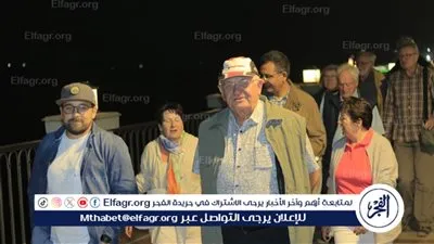 جولة ليليلة لفوج سياحي من ألمانيا والنمسا بممشى كورنيش النيل ببني سويف