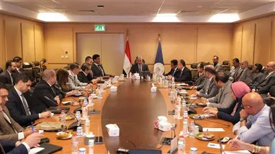 وزير السياحة يتابع آخر مستجدات الأعمال بمنظومة التأشيرة السياحية عند الوصول