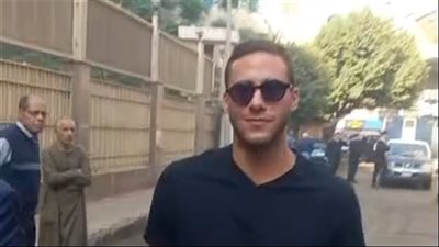 وصول رمضان صبحي للمحاكمة بتهمة تزوير أوراق رسمية