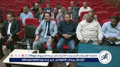 تعليم أسيوط تعقد اجتماعا مع مديرى المدارس الصناعية والزراعية على مستوى المحافظة 