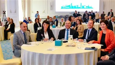 وزراء يشهدون مؤتمر “برنامج الصناعات الخضراء المستدامة لدعم الصناعة المصرية” 