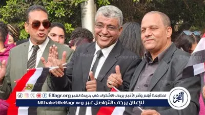 أعلام مصر وصور الرئيس السيسي تتصدر المشهد أمام لجان مصر الجديدة قبل بدء التصويت في انتخابات النواب 2025