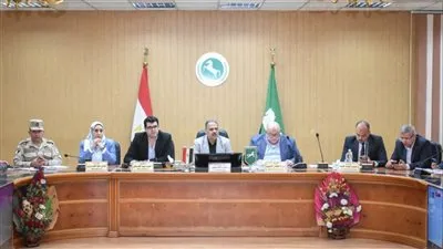 محافظ الشرقية يترأس غرفة العمليات الرئيسية بالديوان العام لمتابعة سير إنتظام الإنتخابات 