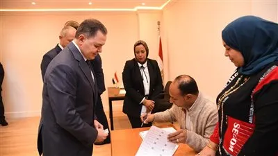 وزير الداخلية يدلي بصوته فى إنتخابات مجلس النواب