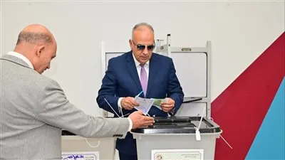 وزير الري يدلي بصوته في انتخابات مجلس النواب 2025