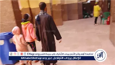 الناخبون يصطحبون أبنائهم في عين شمس والمطرية خلال اليوم الثاني للمرحلة الثانية من انتخابات مجلس النواب 2025