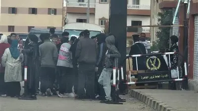 خلال اليوم الثاني للانتخابات.. توافد الناخبين على مقار الاقتراع بمدينة بدر للإدلاء بأصواتهم