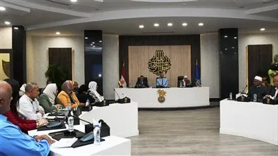  محافظ أسوان يشهد فعاليات حملة 