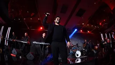 مصطفي حجاج يتألق في حفله وسط حضور نجوم الفن والمجتمع