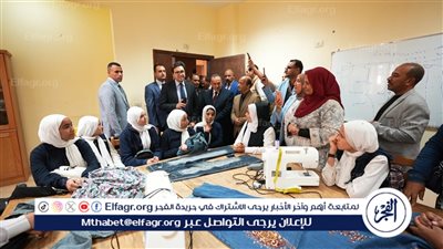 محافظ أسيوط ووزير الثقافة يتفقدان معرض منتجات الفنون التشكيلية بقصر ثقافة جمال عبدالناصر بالفتح 