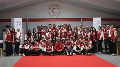 الهلال الأحمر المصري يستقبل وفد خريجي «سفينة شباب العالم» من 30 دولة ويشاركون في تعبئة المساعدات الموجهة لغزة