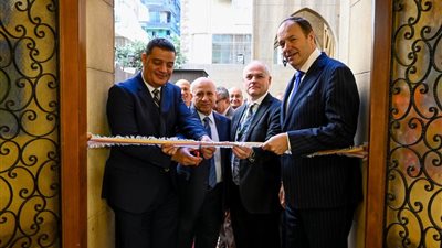 نيابة عن وزيرة التضامن الاجتماعي الوكيل الدائم للوزارة يفتتح المعرض السنوي للحرف اليدوية لجمعية الصعيد للتربية والتنمية