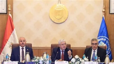 رئيس جامعة المنصورة يشارك في اجتماع المجلس الأعلى للجامعات برئاسة وزير التعليم العالي